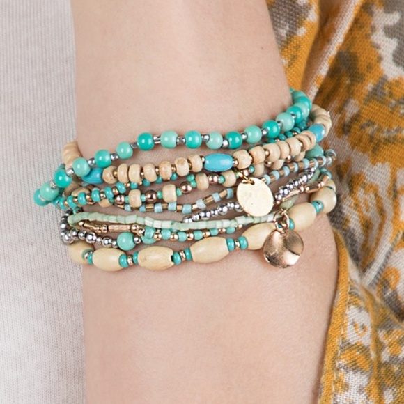 NWT Boho Mix Beaded & Glass Layered Bracelet - Picture 2 of 5